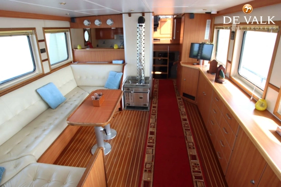 Custom Line Explorer Trawler 1800 usado à venda