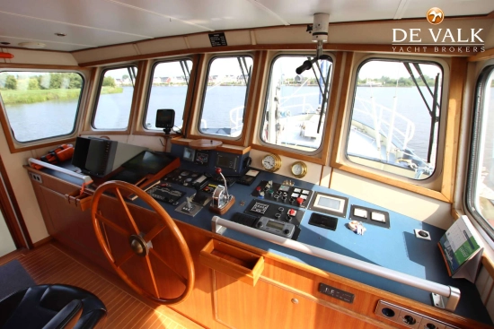 Custom Line Explorer Trawler 1800 usado à venda
