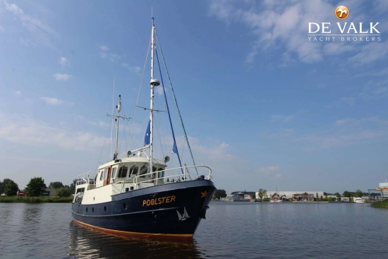 Custom Line Explorer Trawler 1800 usado à venda
