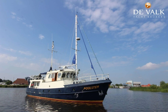 Custom Line Explorer Trawler 1800 usado à venda