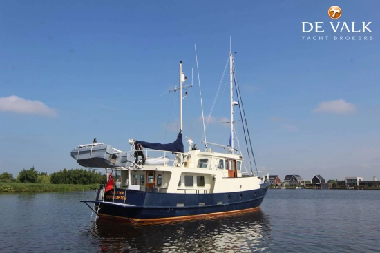 Custom Line Explorer Trawler 1800 usado à venda