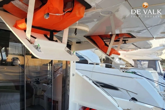 Sealine T50 usado à venda