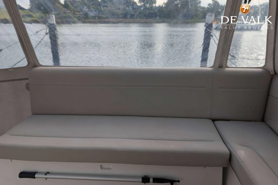 Sealine C330 usado à venda