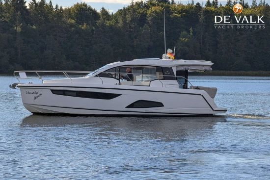 Sealine C330 usado à venda