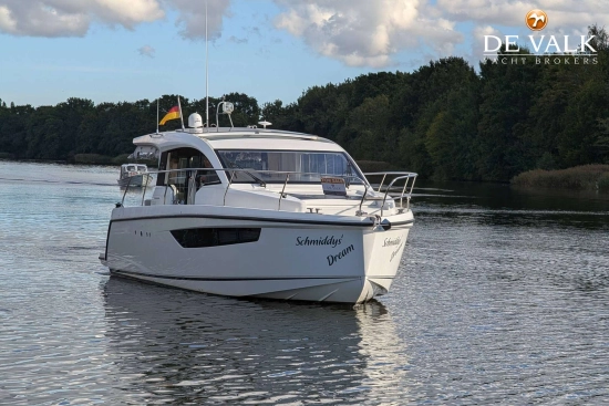 Sealine C330 usado à venda