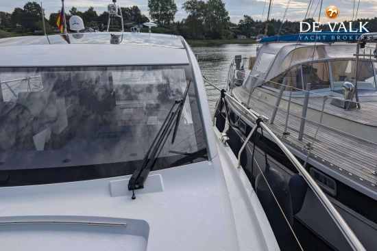 Sealine C330 usado à venda