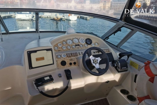 Cruisers Yachts 3075 Rogue usado à venda