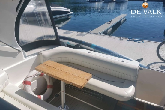 Cruisers Yachts 3075 Rogue usado à venda