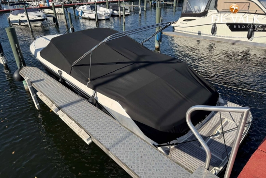 Sea Ray Sun Sport 250 usado à venda