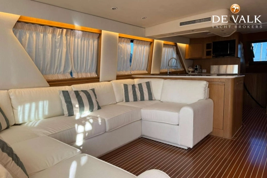 Hatteras Yachts 65 Convertible usado à venda