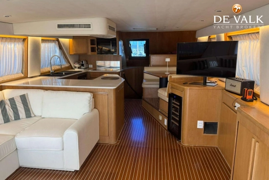 Hatteras Yachts 65 Convertible usado à venda