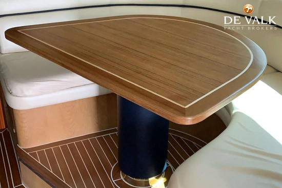 Hatteras Yachts 65 Convertible usado à venda