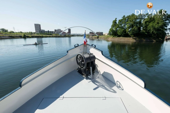 Luxe motor 28 m usado à venda