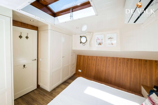 Luxe motor 28 m usado à venda