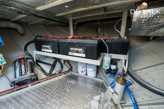 Luxe motor 28 m usado à venda