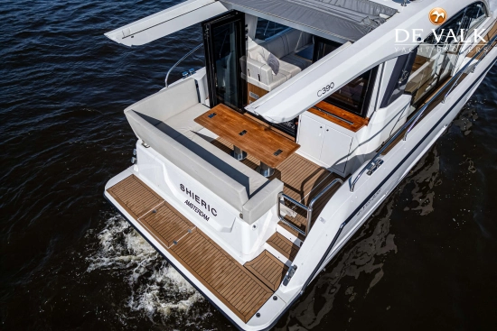 Sealine C390 usado à venda