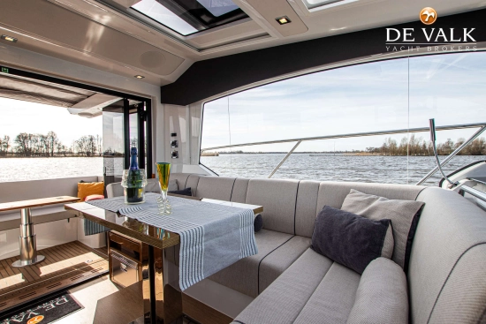 Sealine C390 usado à venda