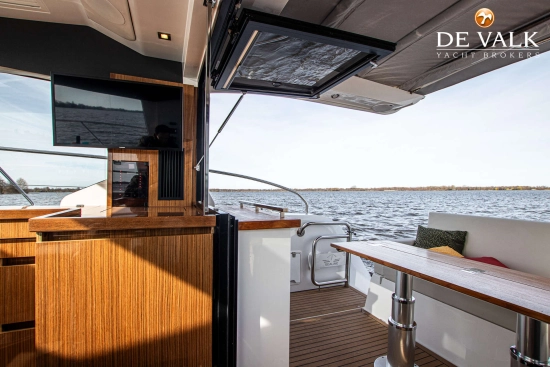 Sealine C390 usado à venda