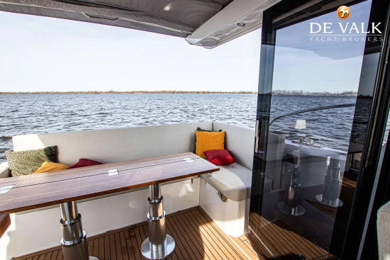 Sealine C390 usado à venda