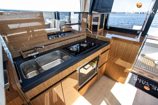 Sealine C390 usado à venda