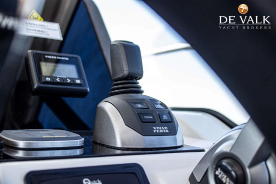 Sealine C390 usado à venda