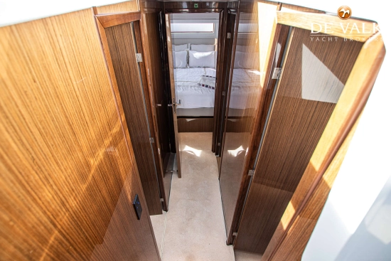 Sealine C390 usado à venda