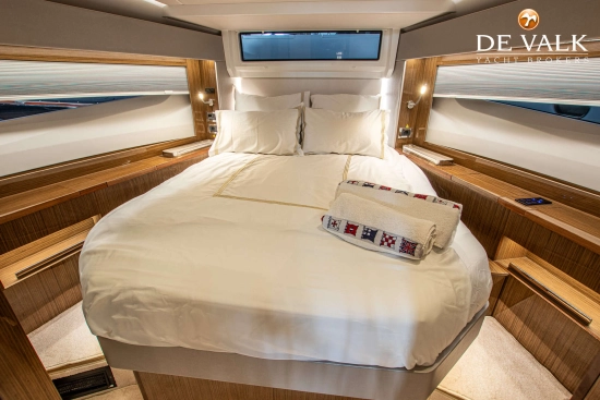 Sealine C390 usado à venda