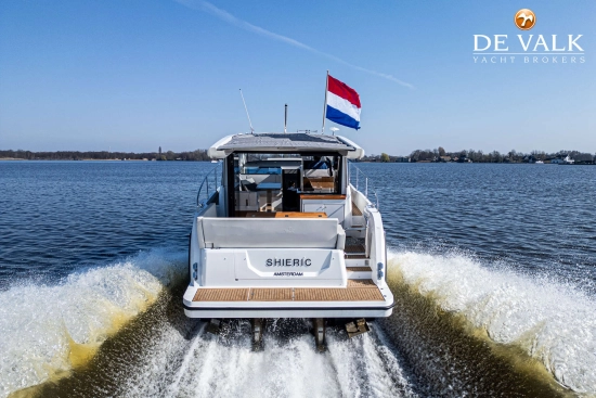 Sealine C390 usado à venda