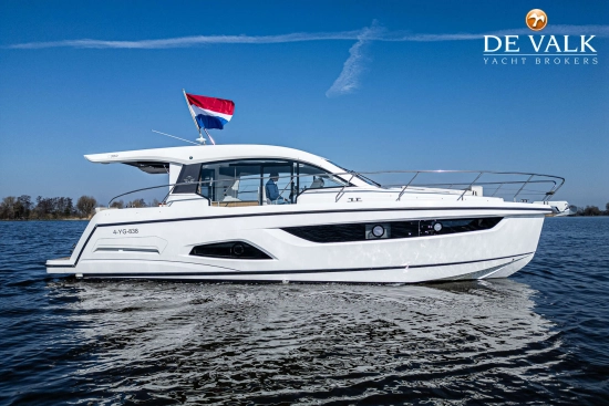 Sealine C390 usado à venda