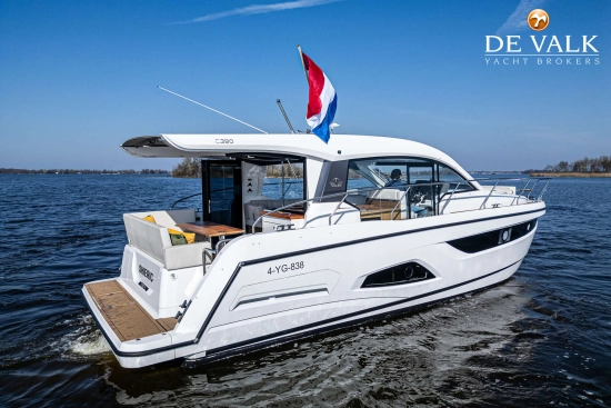 Sealine C390 usado à venda