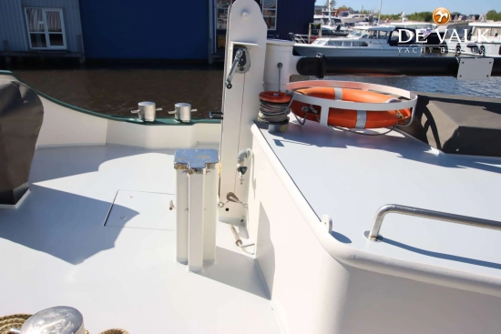 Luxe motor 22 m usado à venda