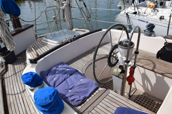 Hallberg Rassy 352 usata in vendita