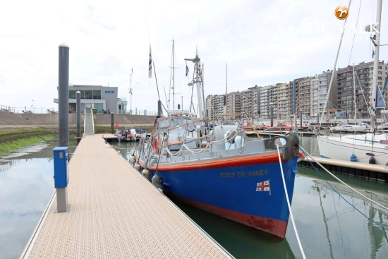 Waarschip 1076 Custom usado à venda