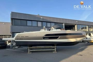 Invictus Yacht GT 370 usado à venda