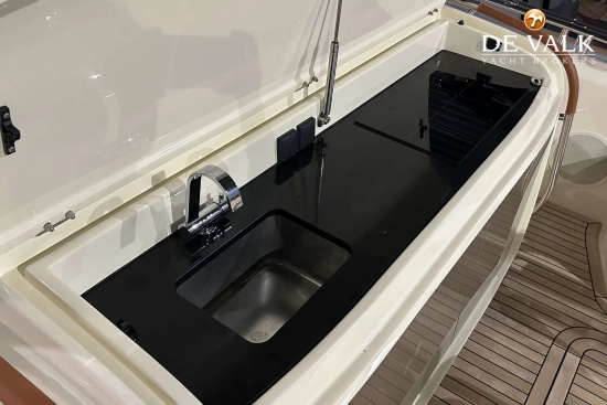 Invictus Yacht GT 370 usado à venda