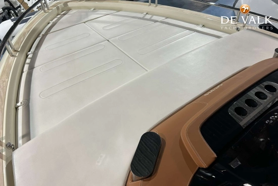 Invictus Yacht GT 370 usado à venda