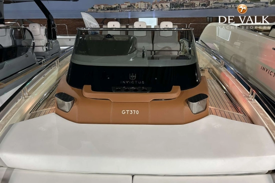 Invictus Yacht GT 370 usado à venda