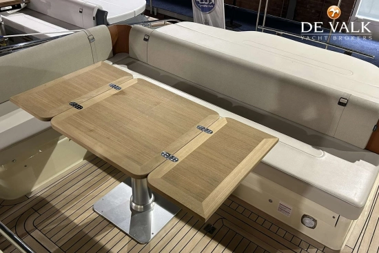 Invictus Yacht GT 370 usado à venda
