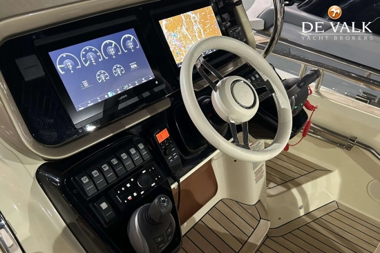 Invictus Yacht GT 370 usado à venda