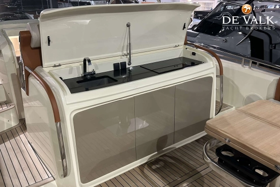 Invictus Yacht GT 370 usado à venda