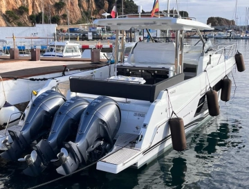 Jeanneau Cap Camarat 12.5 WA usado à venda
