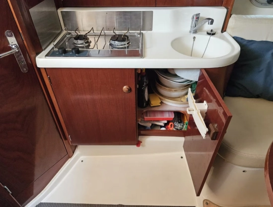 Jeanneau Leader 805 usado à venda