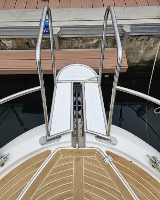 Jeanneau Leader 805 usado à venda