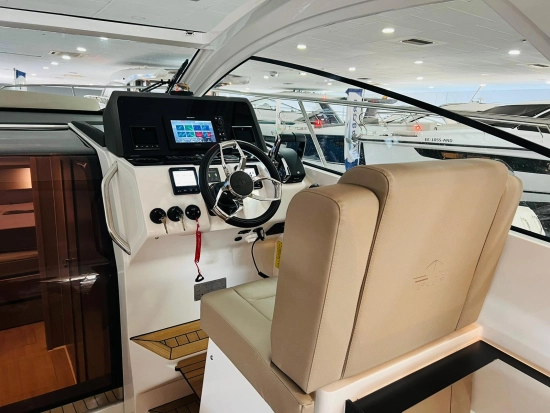 Sealine S335 usata in vendita
