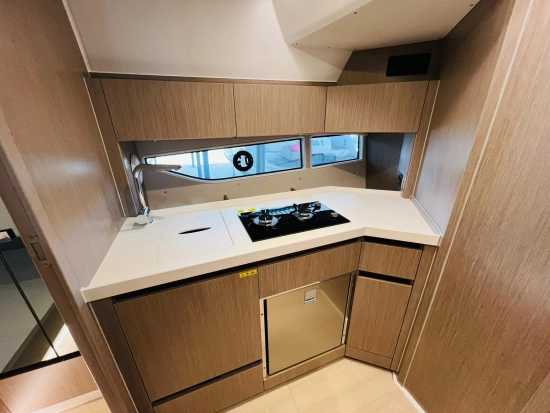 Sealine S335 usata in vendita