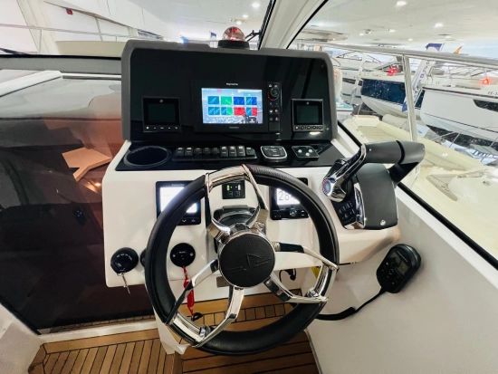 Sealine S335 usata in vendita