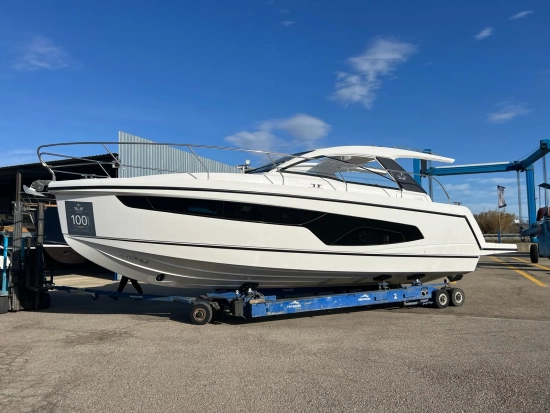 Sealine S335 usata in vendita