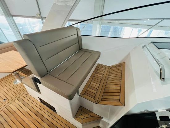 Sealine S335 usata in vendita