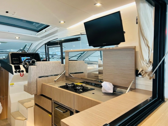 Sealine C335 de segunda mano en venta