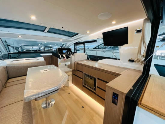 Sealine C335 de segunda mano en venta